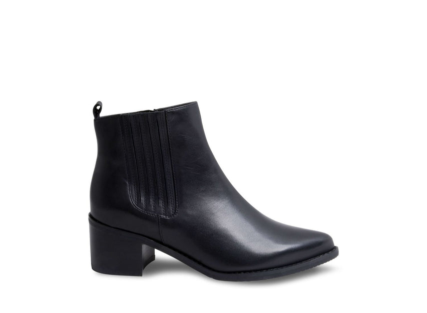 ELVINA WATERPROOF BLACK LEATHER - Shoes - Steve Madden Canada