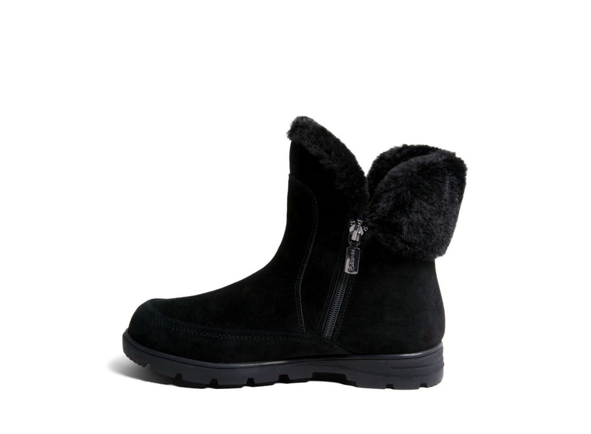 KANGOOS WATERPROOF BLACK SUEDE - Shoes - Steve Madden Canada