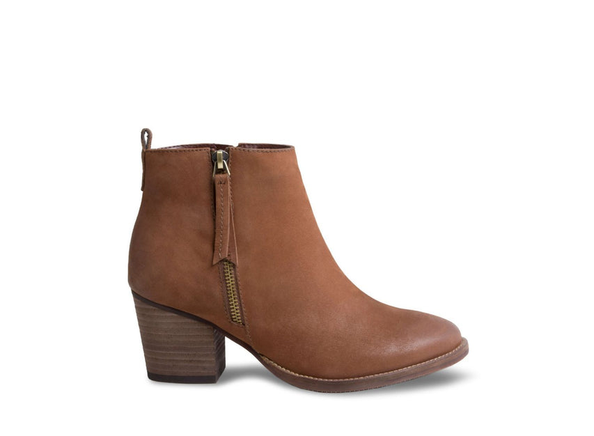 VEGAS WATERPROOF TAN NUBUCK - Shoes - Steve Madden Canada