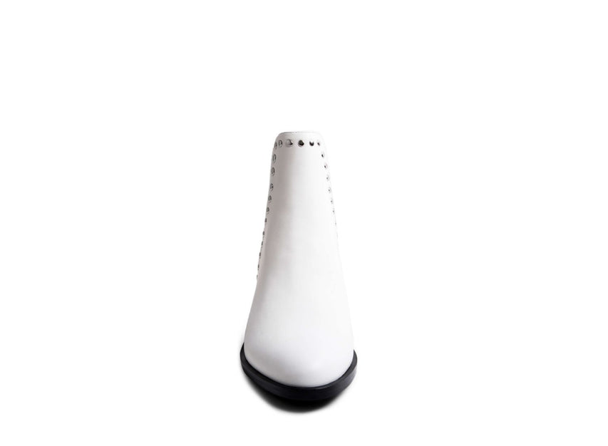 CONQUEST WHITE LEATHER - Shoes - Steve Madden Canada