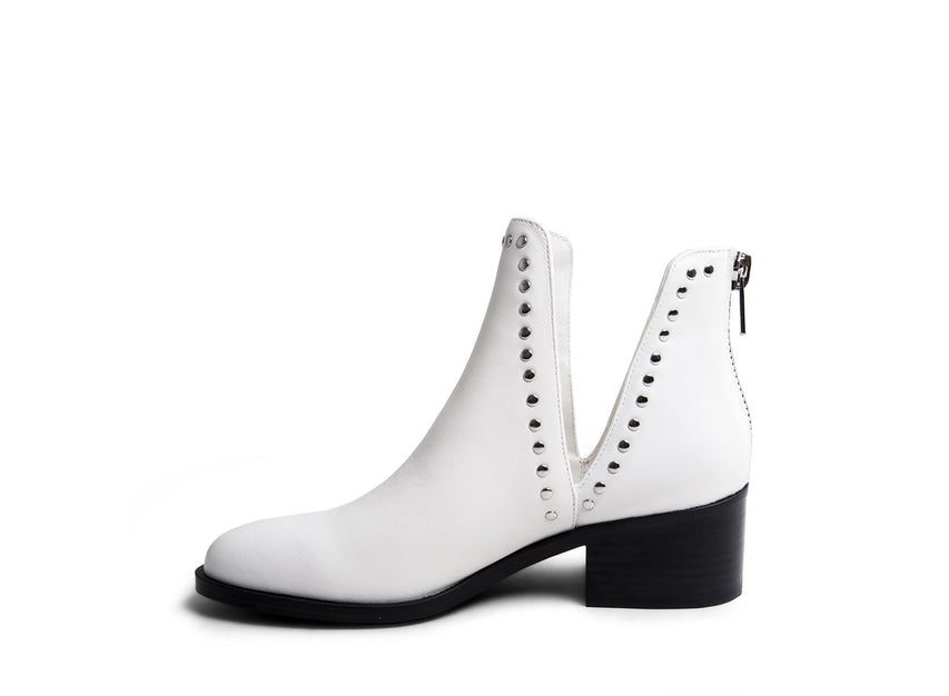 CONQUEST WHITE LEATHER - Shoes - Steve Madden Canada
