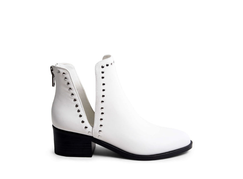 CONQUEST WHITE LEATHER - Shoes - Steve Madden Canada