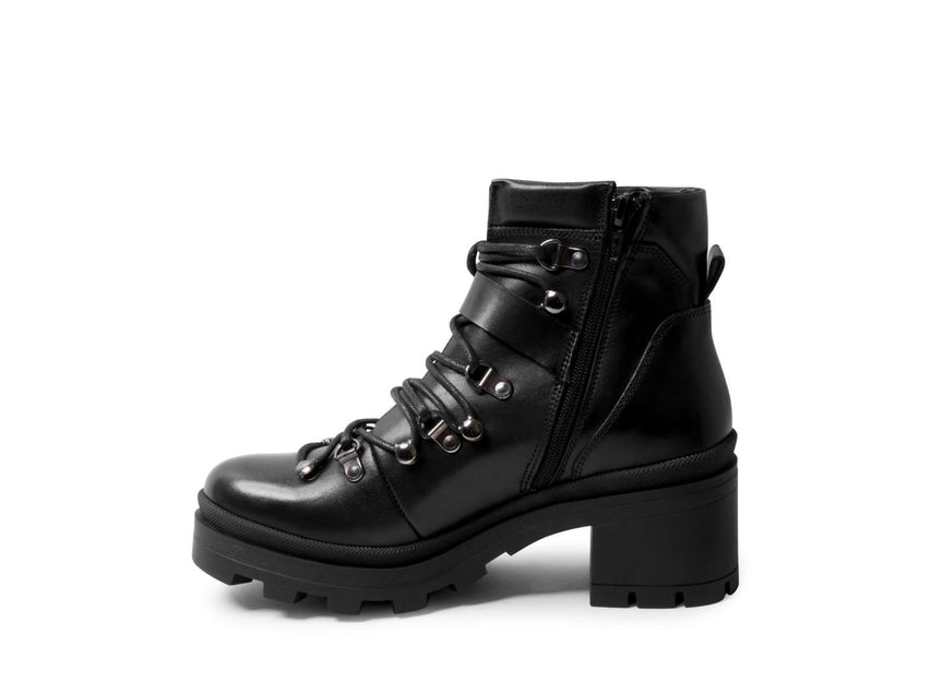 METRIC BLACK LEATHER - Shoes - Steve Madden Canada