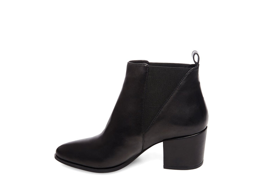 NEUTRAL BLACK LEATHER - Shoes - Steve Madden Canada