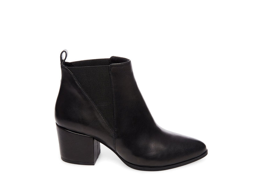 NEUTRAL BLACK LEATHER - Shoes - Steve Madden Canada