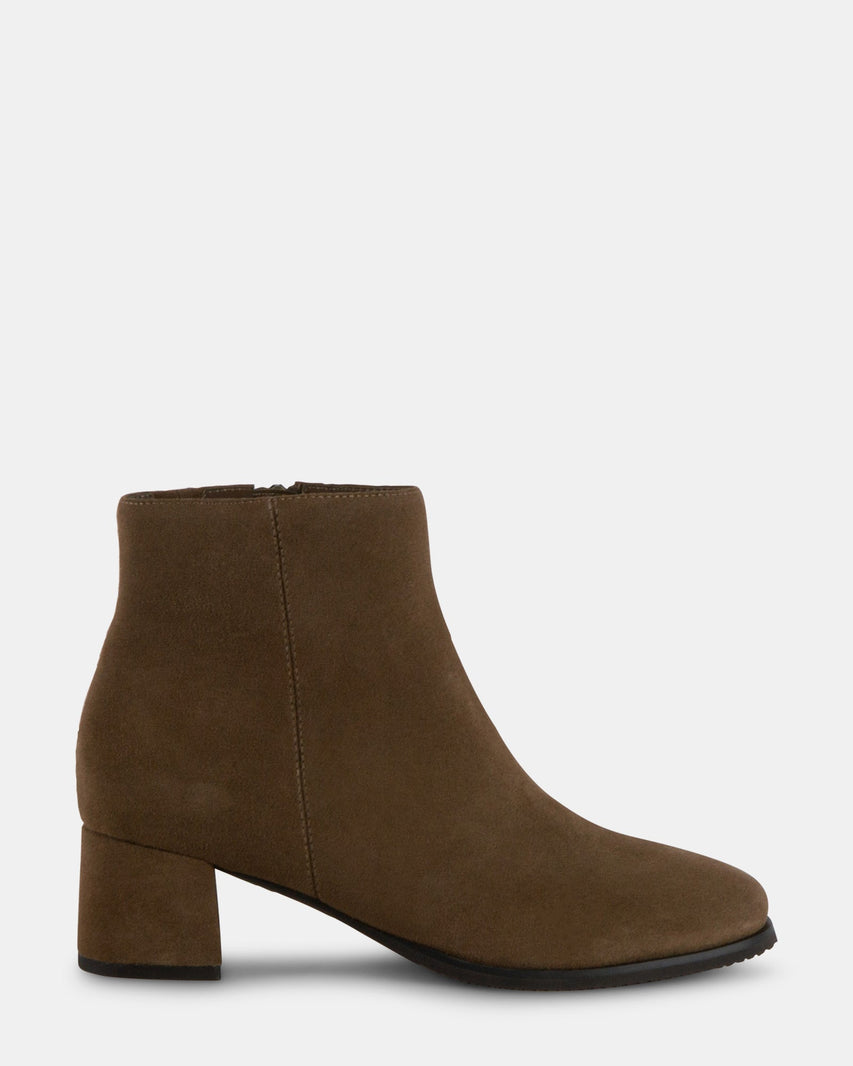 COLBY BROWN SUEDE - Women's Shoes - Steve Madden Canada