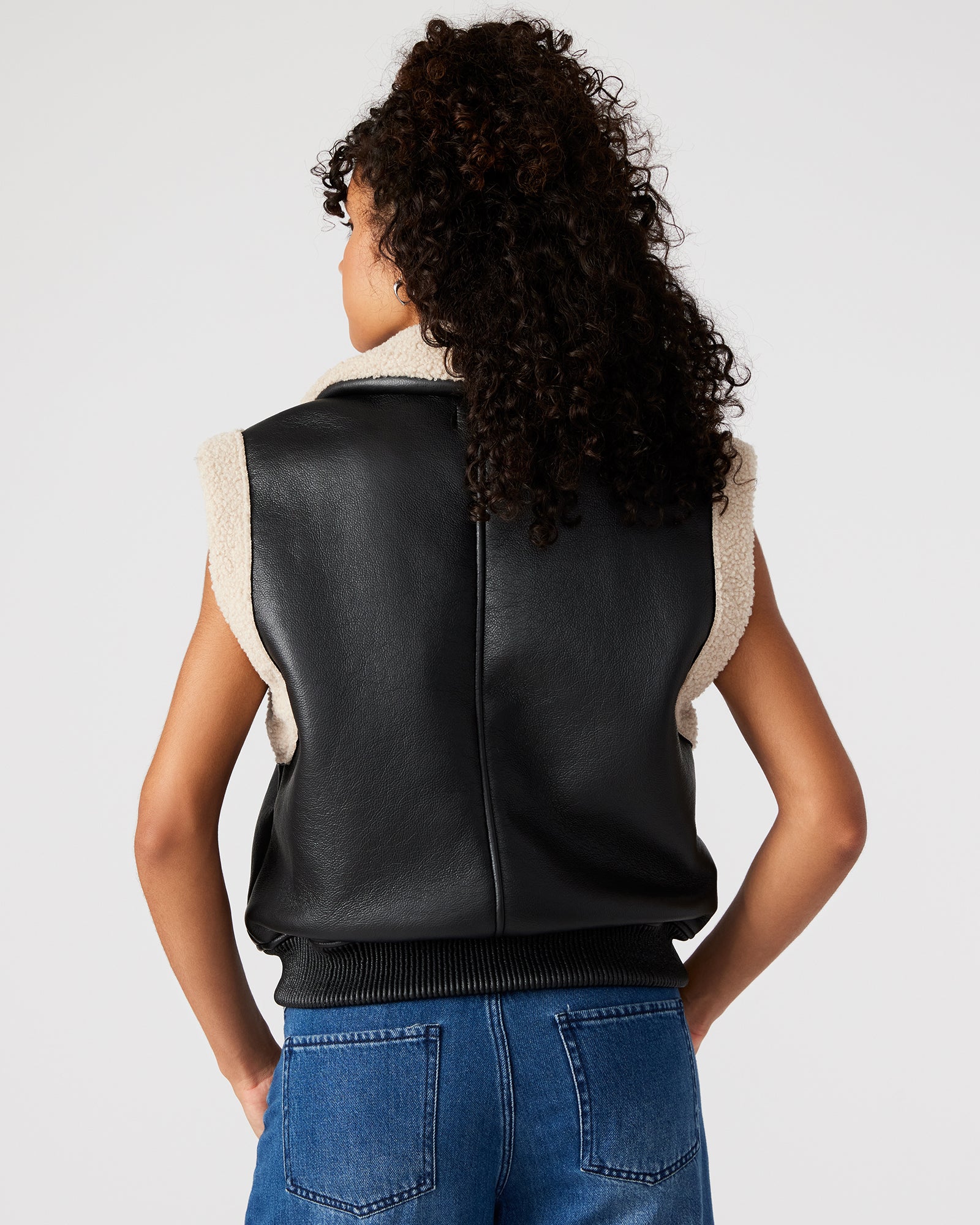 AVI VEST BLACK - Clothing - Steve Madden Canada