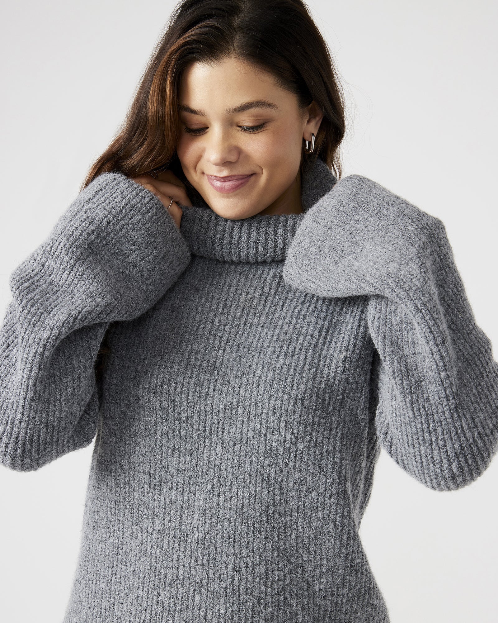 ABBIE SWEATER DRESS GREY - Clothing - Steve Madden Canada