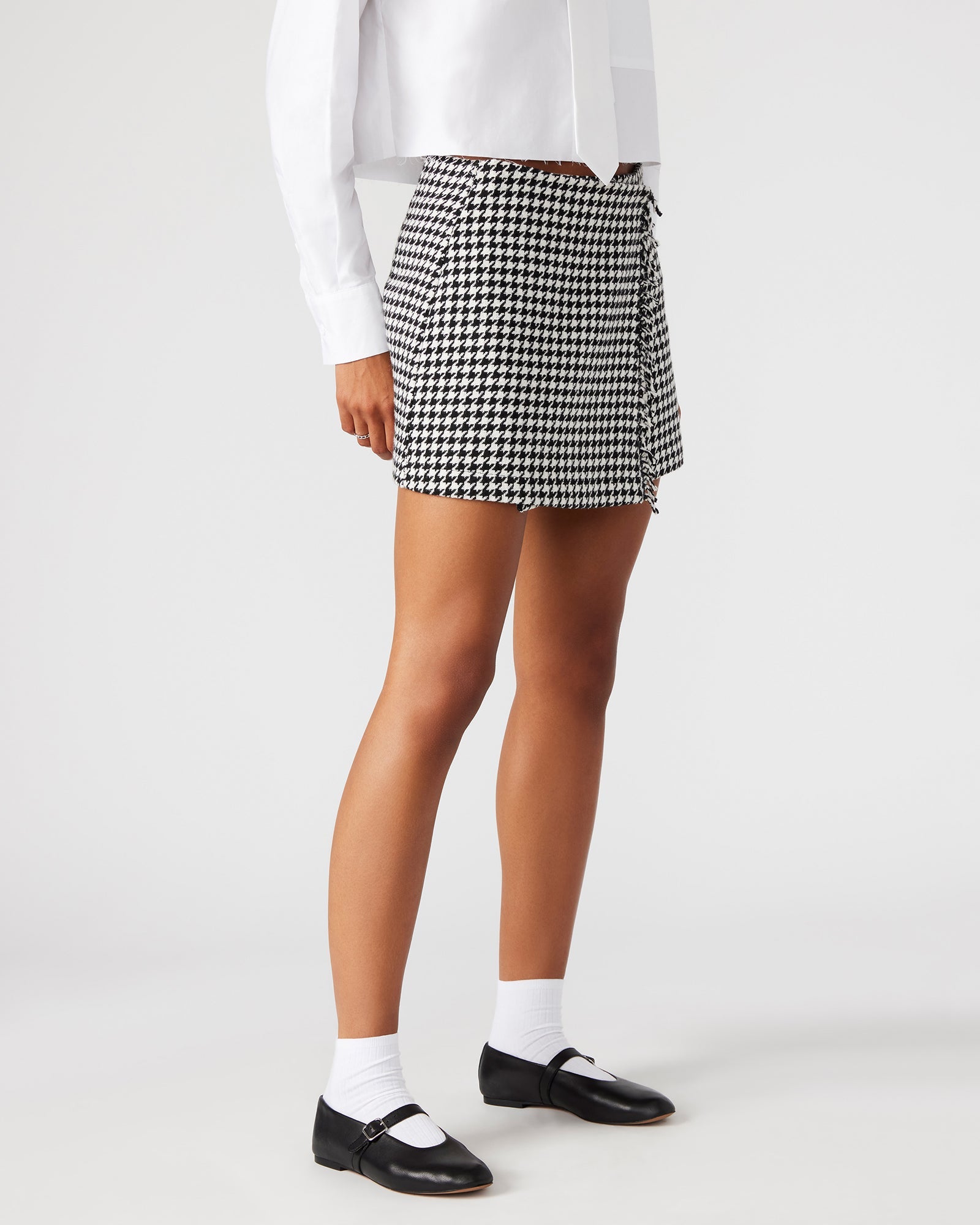 LEON SKIRT BLACK MULTI - Clothing - Steve Madden Canada