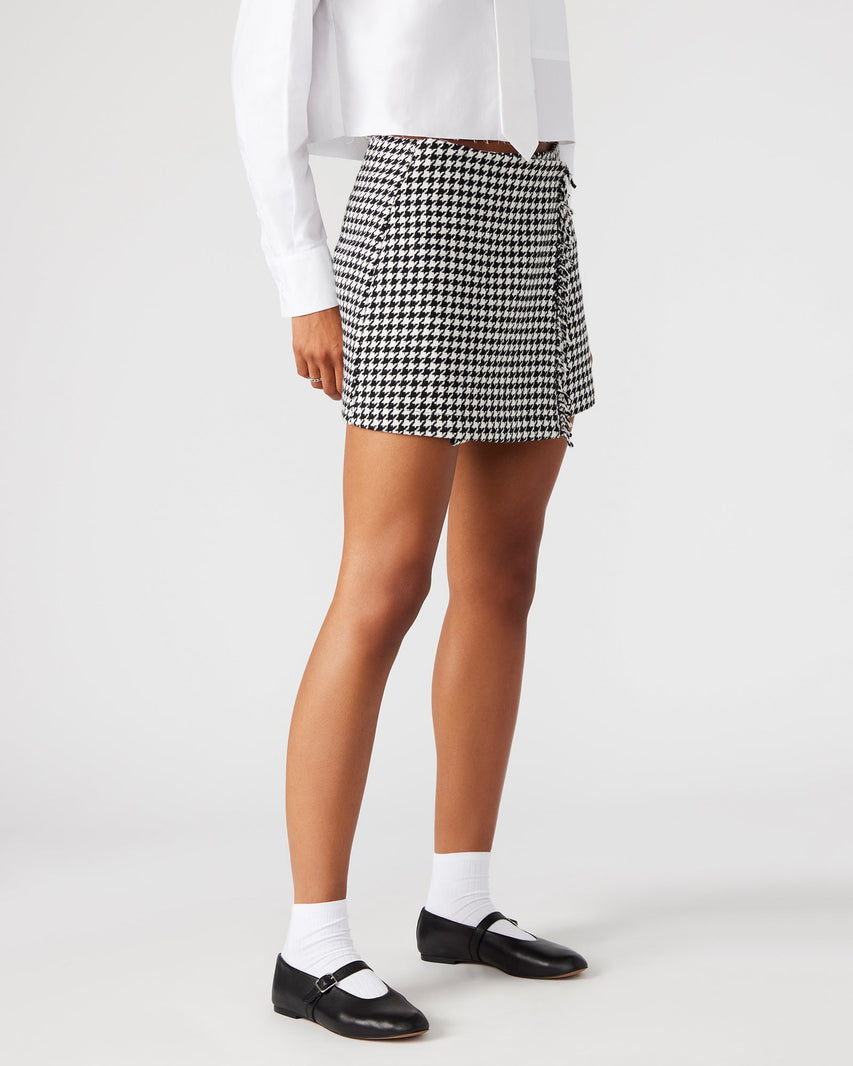 LEON SKIRT BLACK MULTI - Clothing - Steve Madden Canada