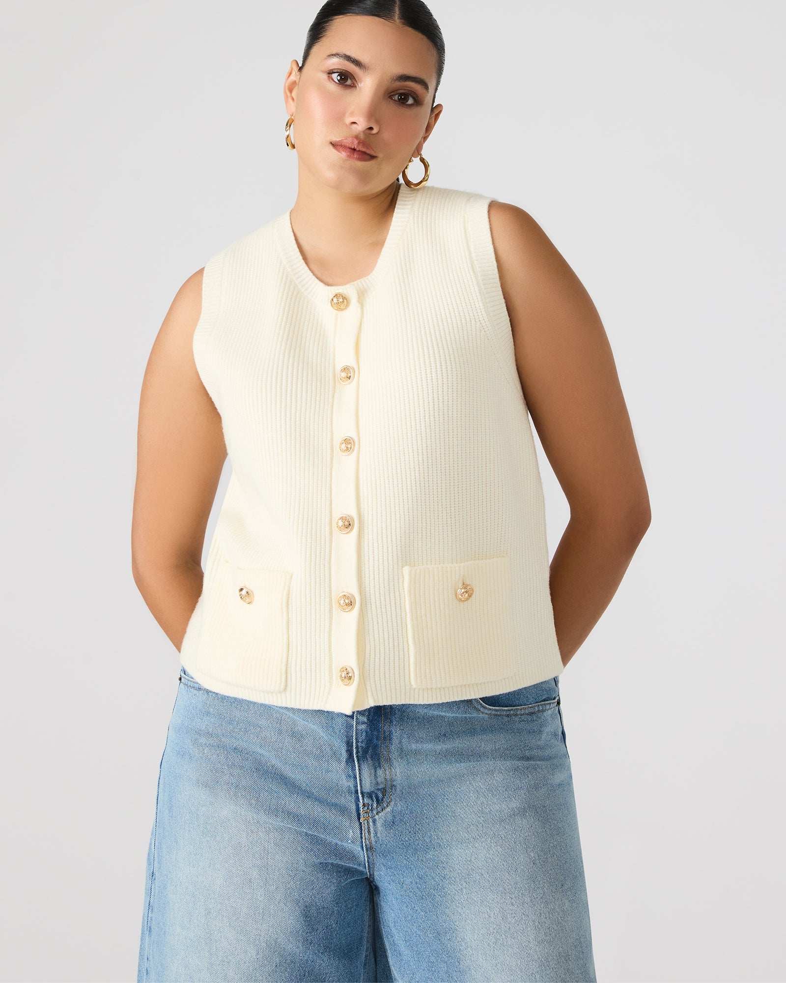 ALIYA SWEATER VEST CREAM - Clothing - Steve Madden Canada