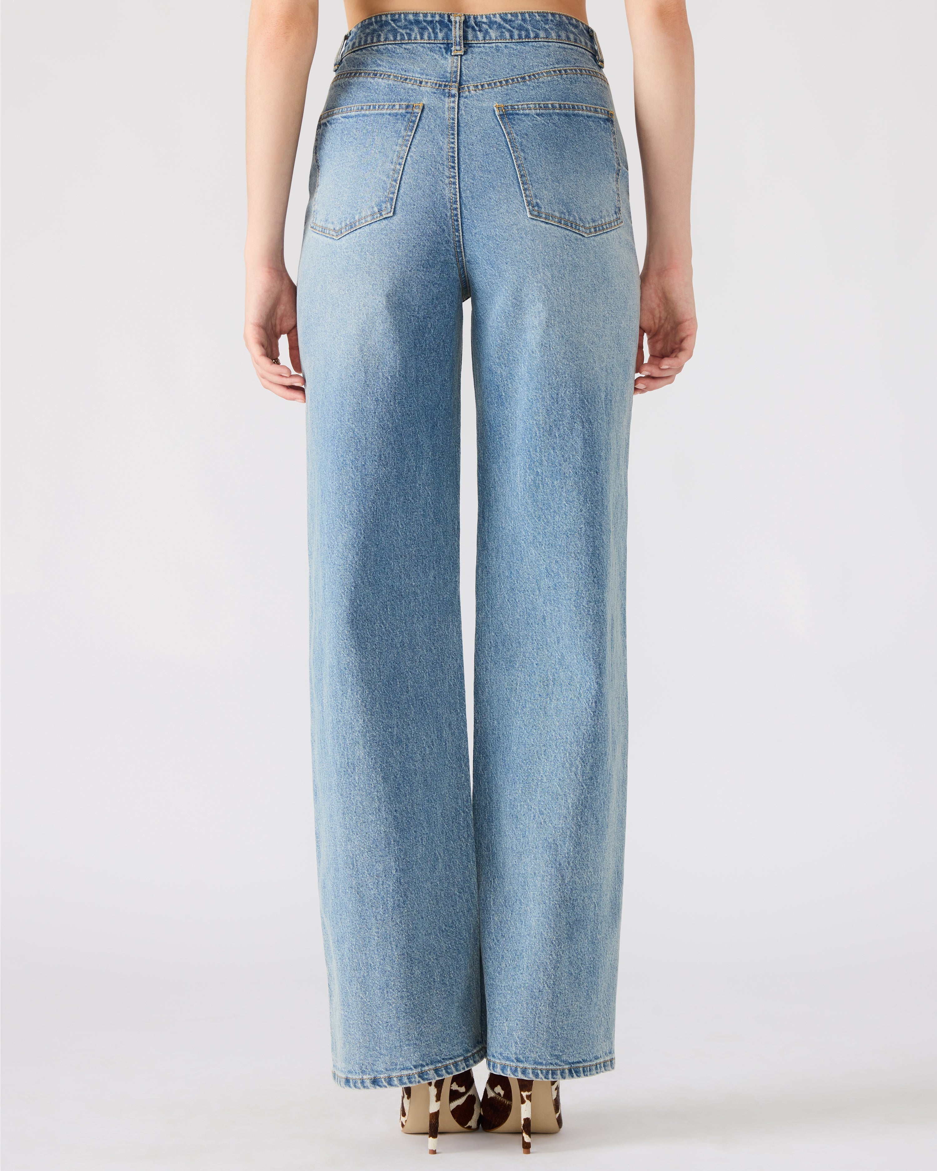 GERALDINE JEAN LIGHT BLUE DENIM - Clothing - Steve Madden Canada