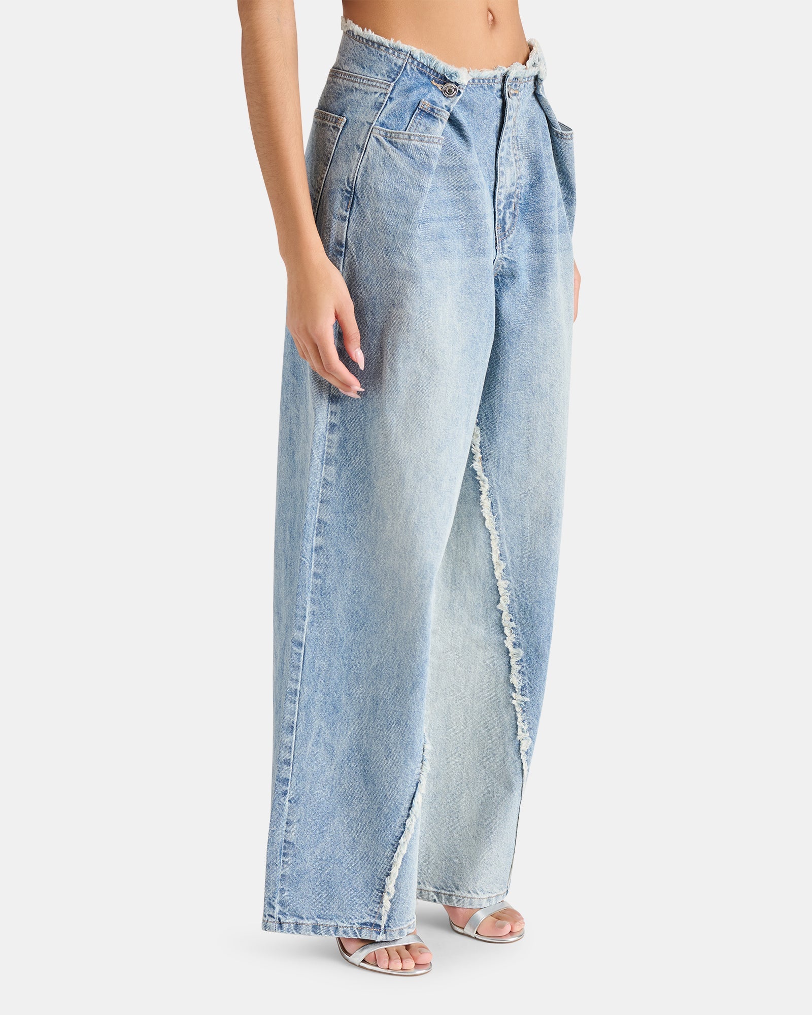 LOOSE FIT WIDE LEG JEAN BLUE - Clothing - Steve Madden Canada