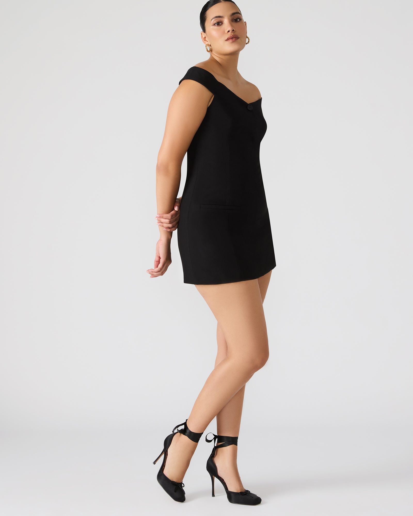 YANA DRESS BLACK - Clothing - Steve Madden Canada