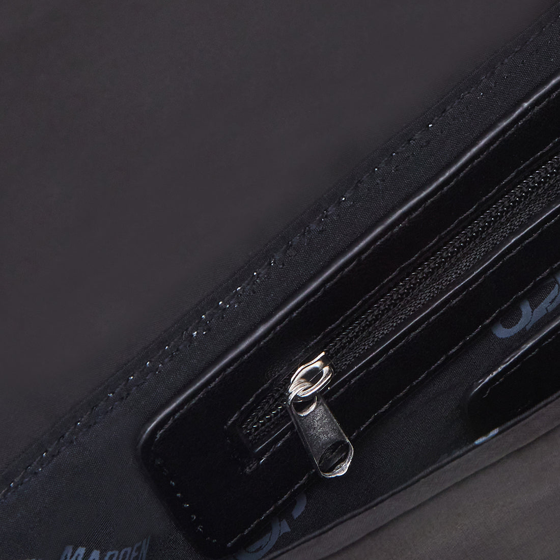 BLUXE BLACK - Handbags - Steve Madden Canada