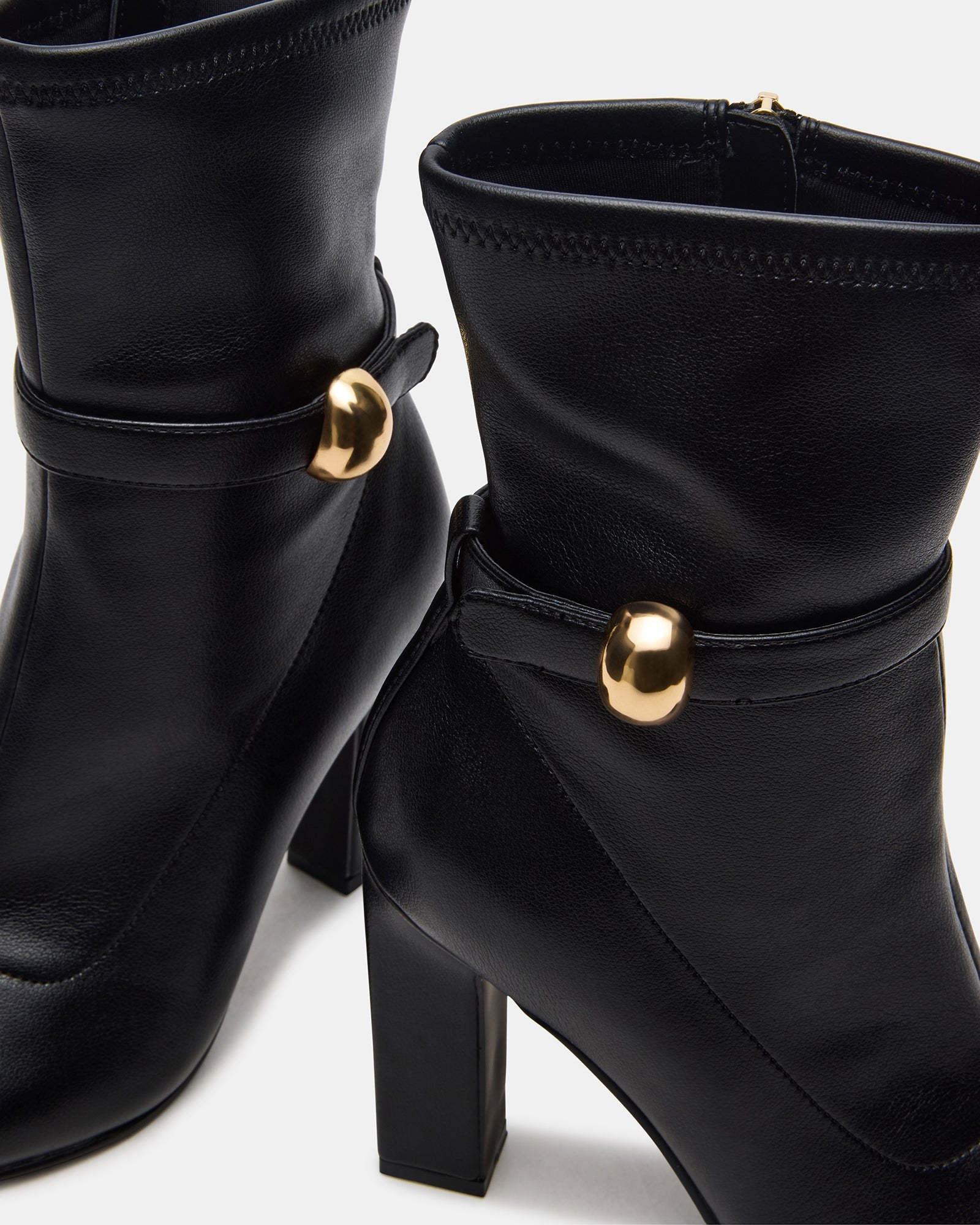 AROMA-B BLACK - Women's Shoes - Steve Madden Canada