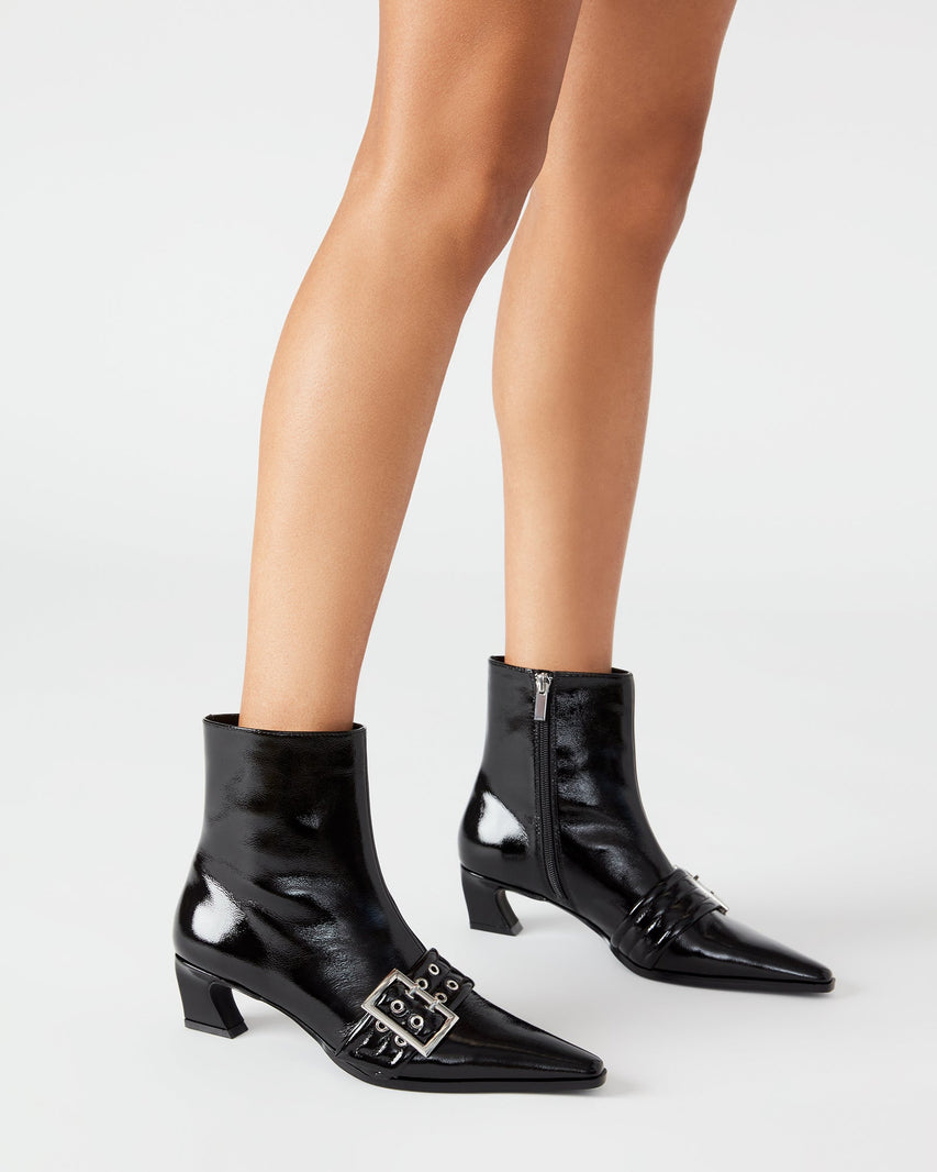 AXTON BLACK PATENT - Women's Shoes - Steve Madden Canada