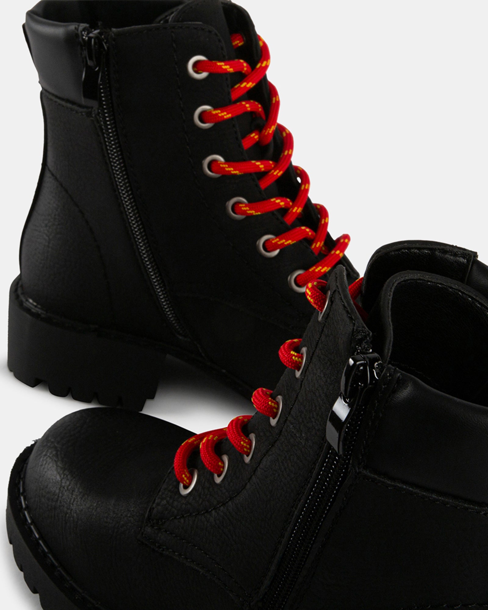 BOOSTER BLACK - Women's Shoes - Steve Madden Canada