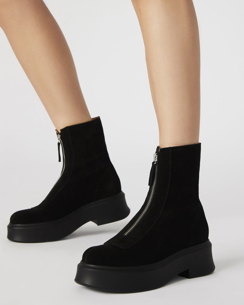 JONES BLACK LEATHER - Women's Shoes - Steve Madden Canada