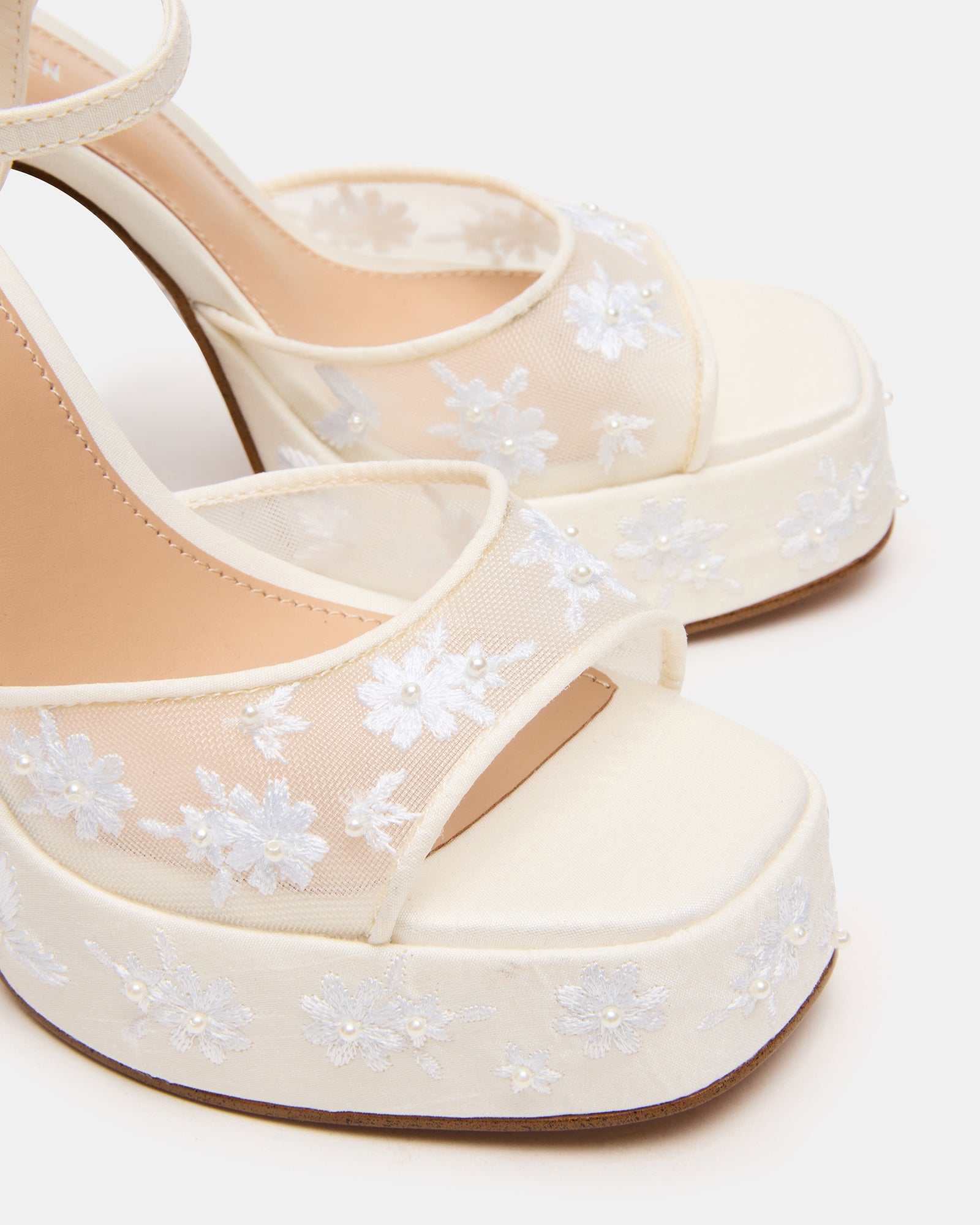 LIANDRA-E WHITE - Women's Shoes - Steve Madden Canada