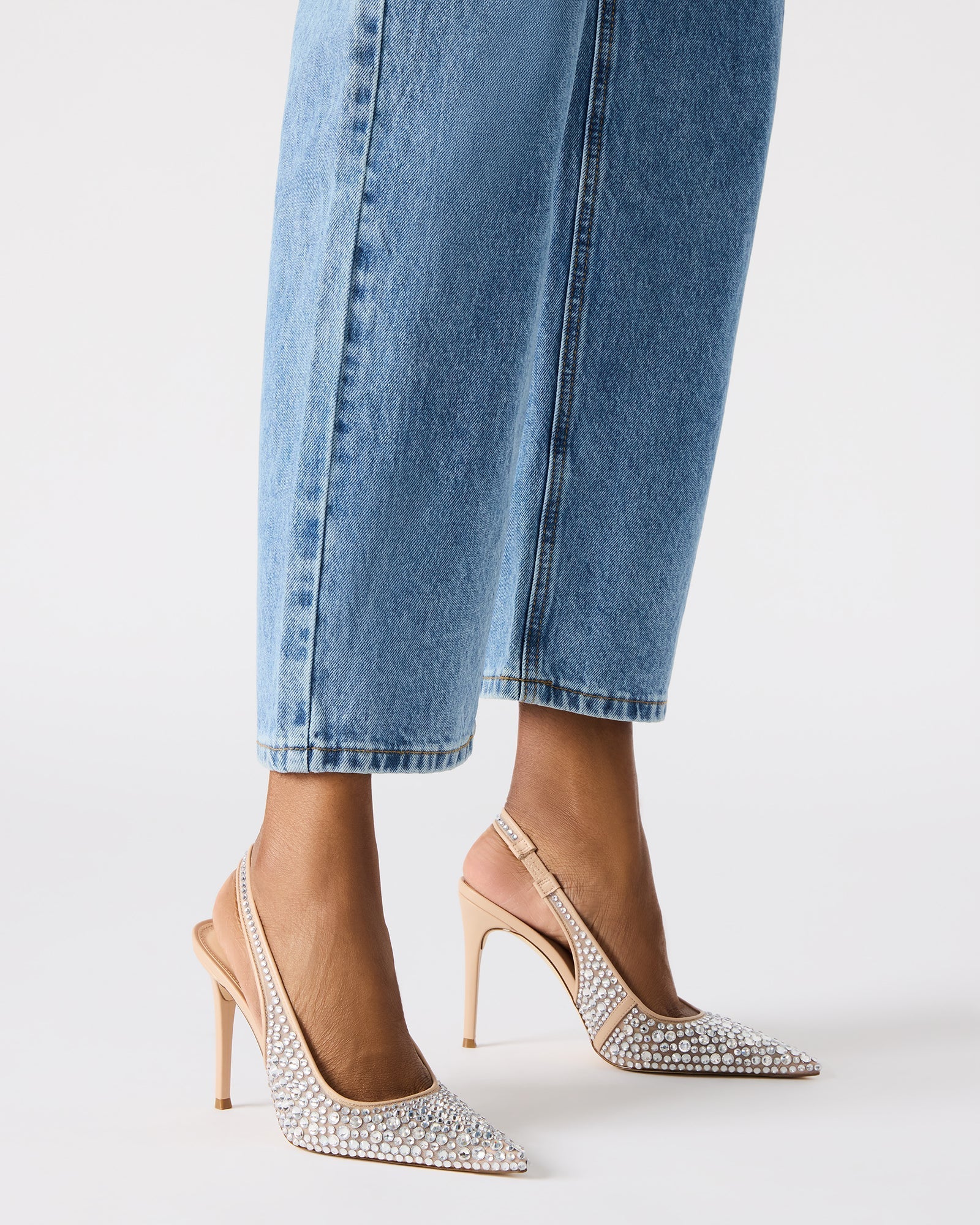 REYES-R NATURAL - Women's Shoes - Steve Madden Canada
