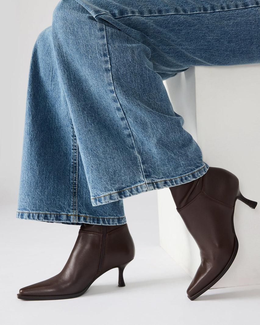 STASIA BROWN LEATHER - - Steve Madden Canada