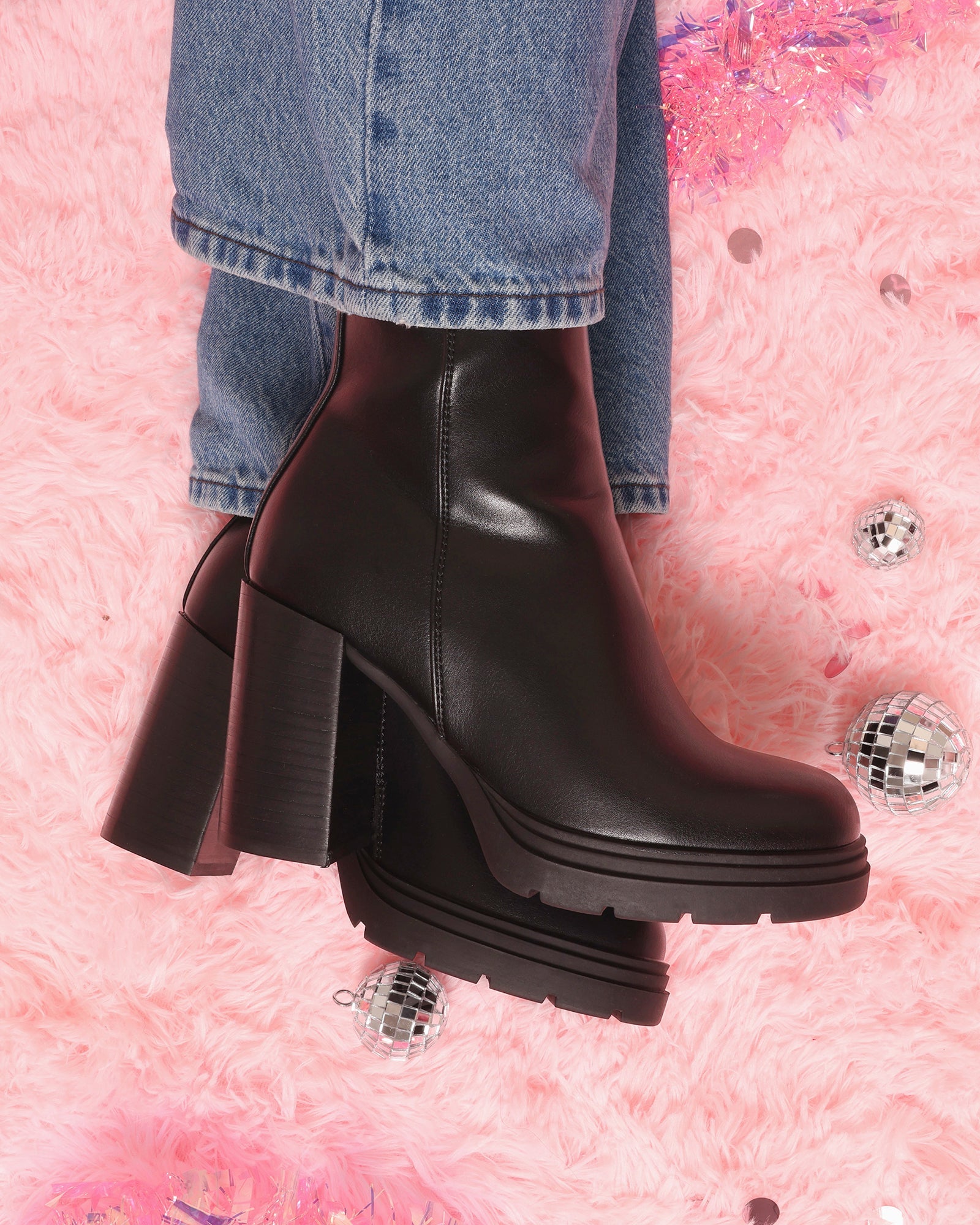 BLURED BLACK - Women's Shoes - Steve Madden Canada