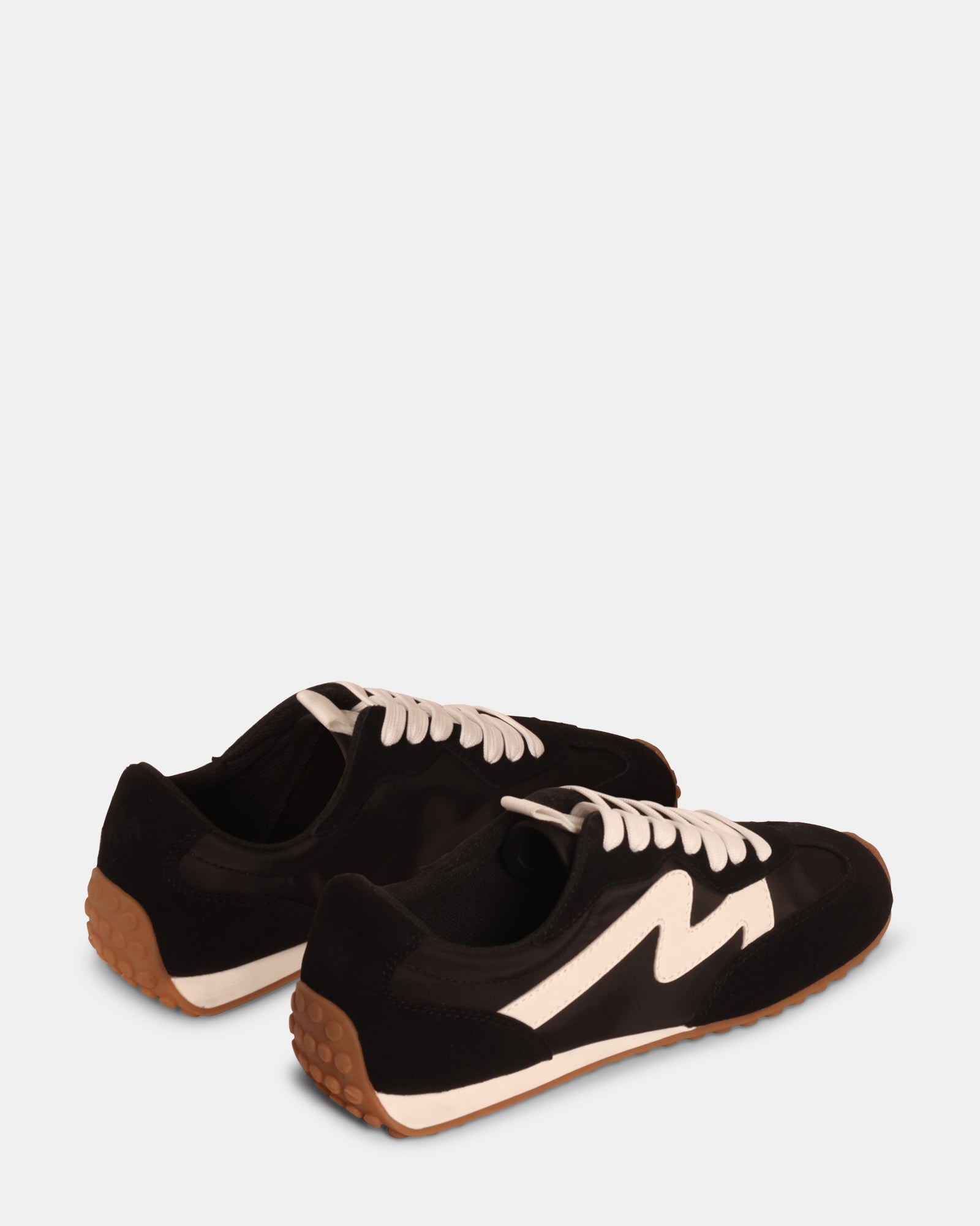CASPER BLACK WHITE - Women's Shoes - Steve Madden Canada