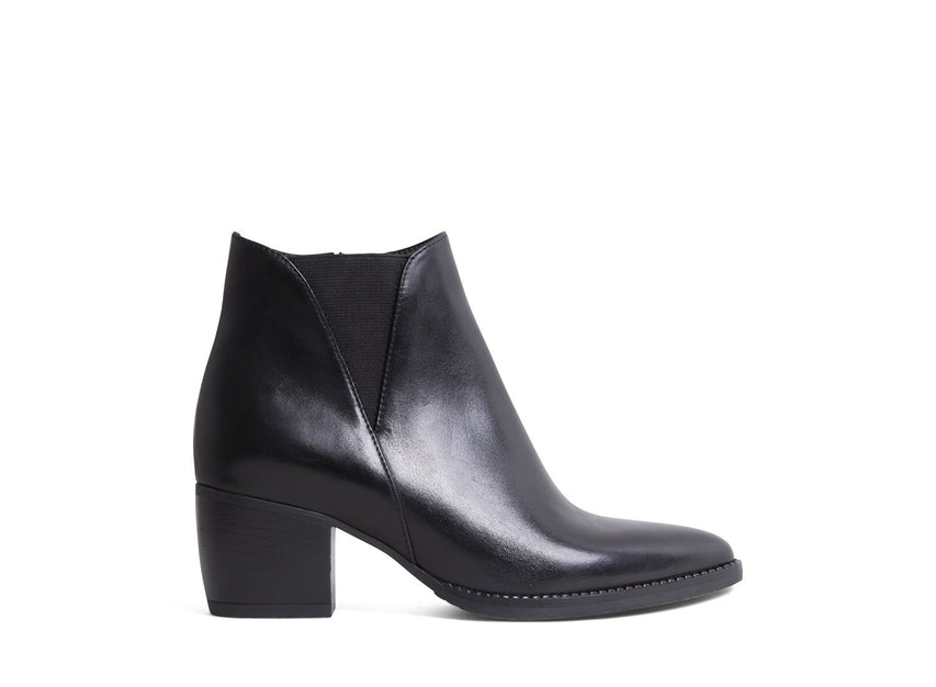 ALMAA BLACK LEATHER - Shoes - Steve Madden Canada