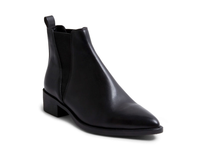 JONND BLACK LEATHER - Shoes - Steve Madden Canada