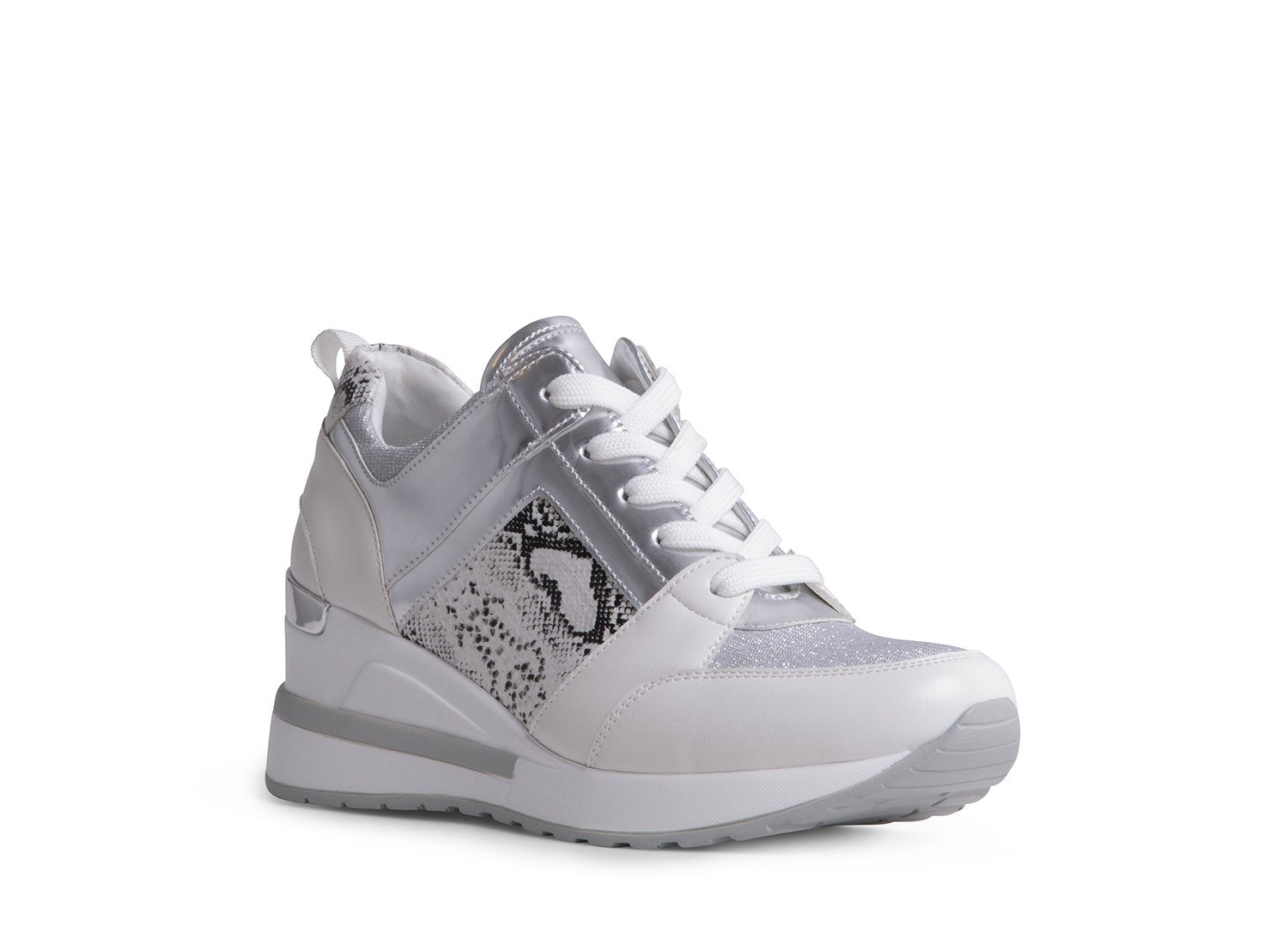WHOA WHITE SYNTHETIC - Shoes - Steve Madden Canada