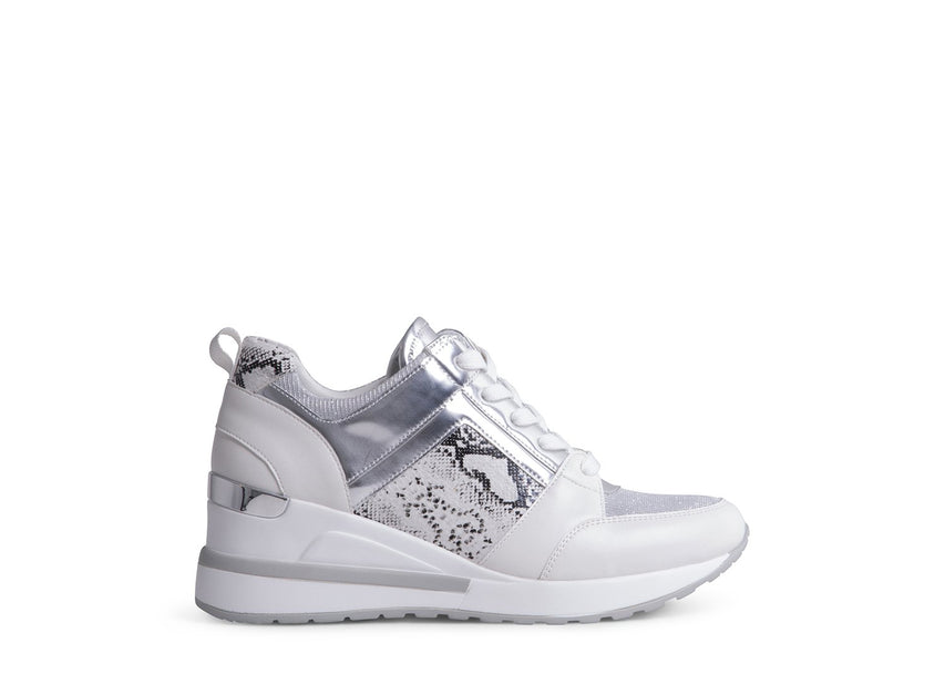 WHOA WHITE SYNTHETIC - Shoes - Steve Madden Canada